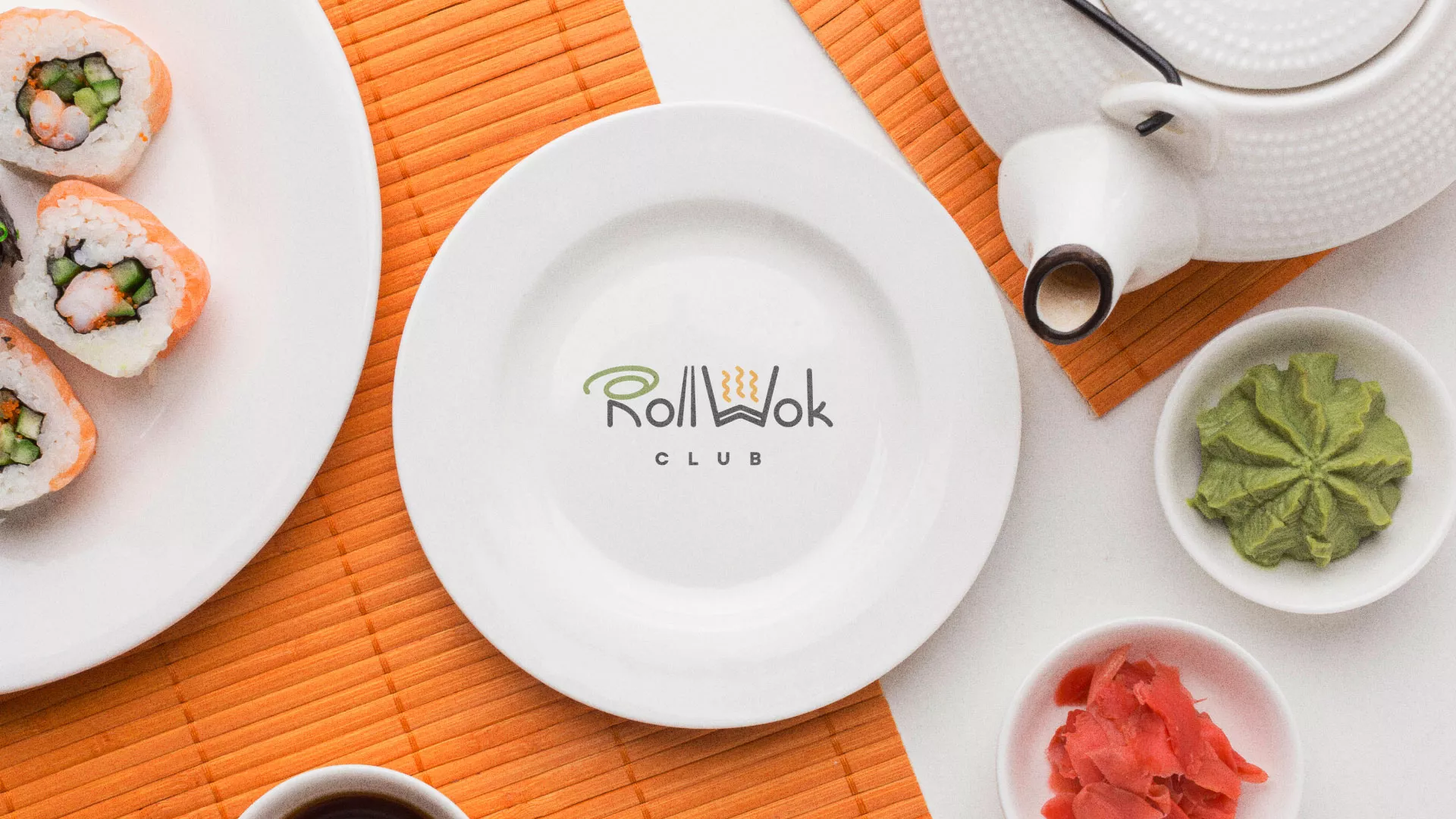 Разработка логотипа и фирменного стиля суши-бара «Roll Wok Club» в Нерюнгри